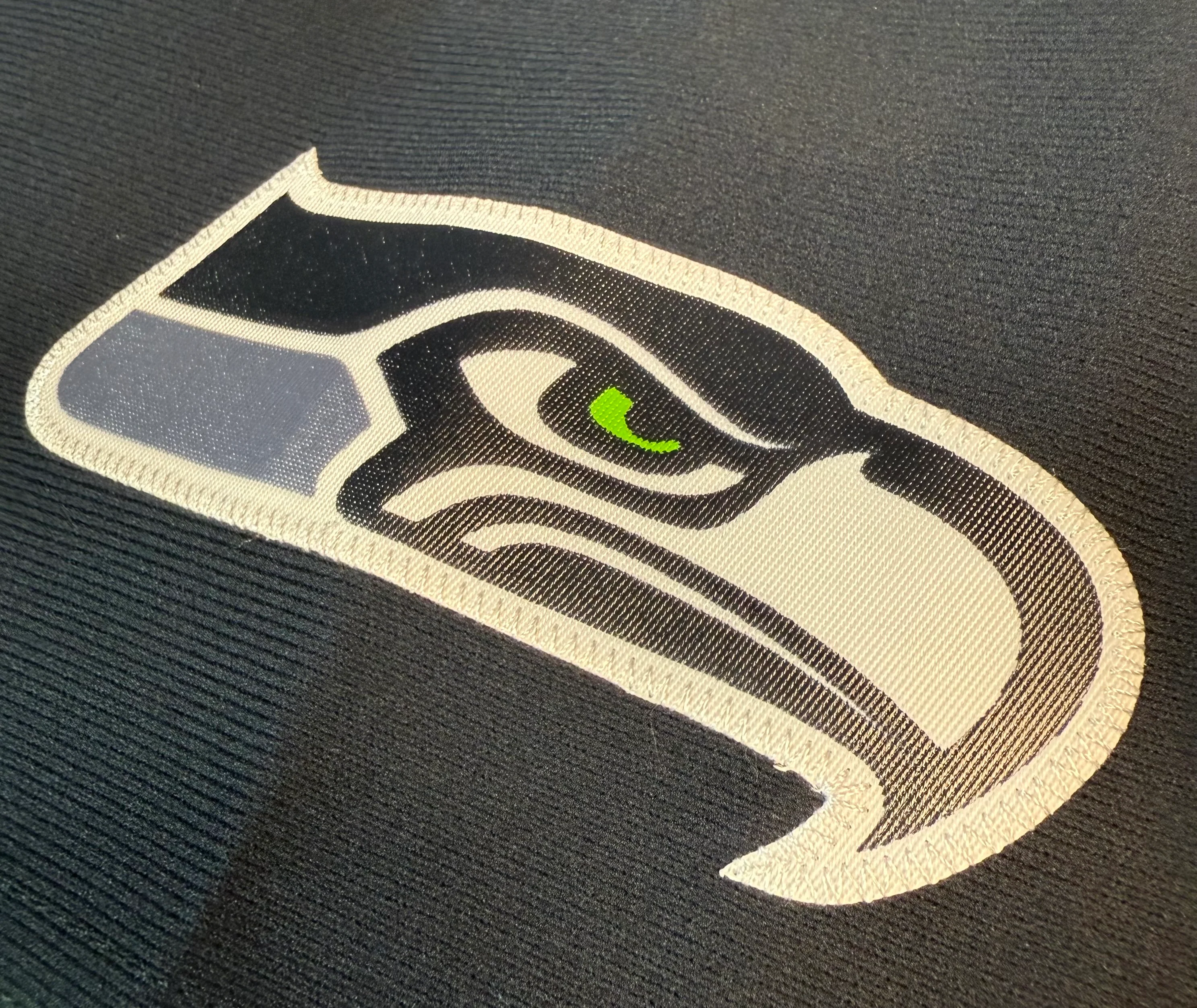 Mitchell & Ness Marshawn Lynch Seattle Seahawks 2010 Legacy Player Jersey - Image 6